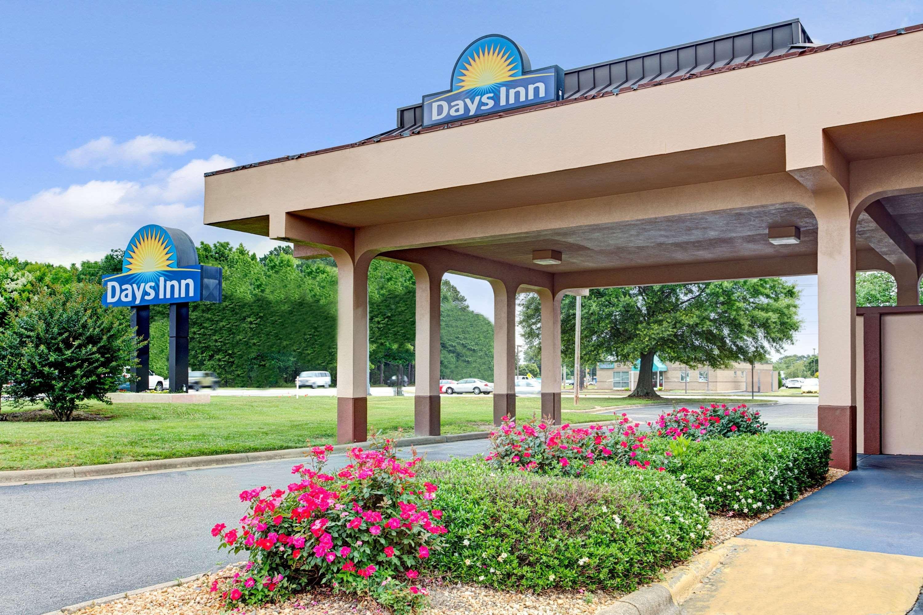 Days Inn By Wyndham Wilson Exterior photo